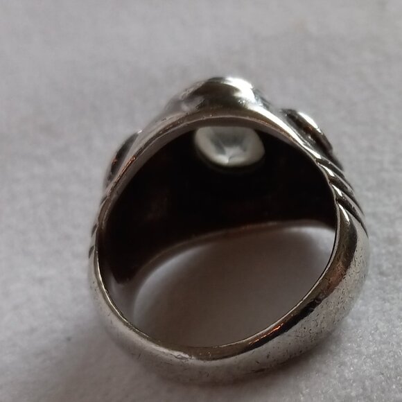 Silver Jewelry with Elegant Design - Picture 2 of 5